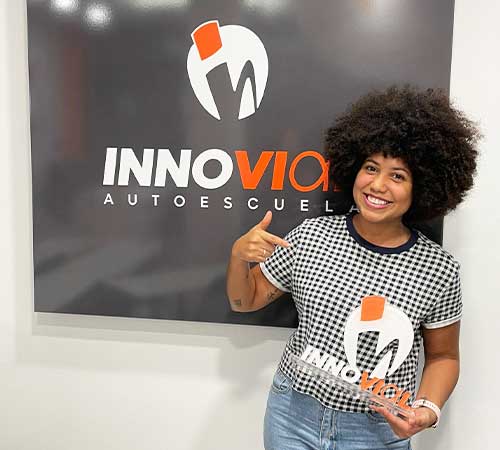 equipo innovial autoescuela almeria redes sociales leo