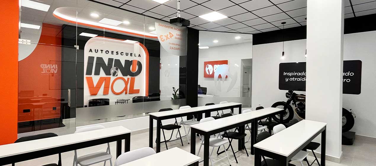 autoescuela almeria barrio san luis almeria innovial carnet conducir permiso b